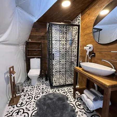 Whitemoon Hotel *